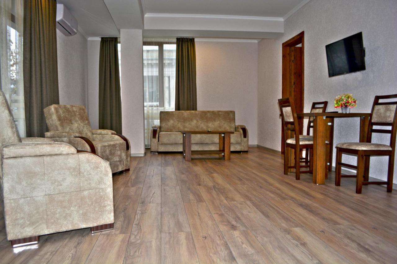 G&G Hotel Tbilisi Exterior photo