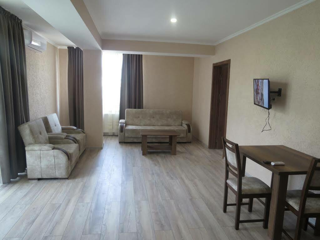G&G Hotel Tbilisi Exterior photo
